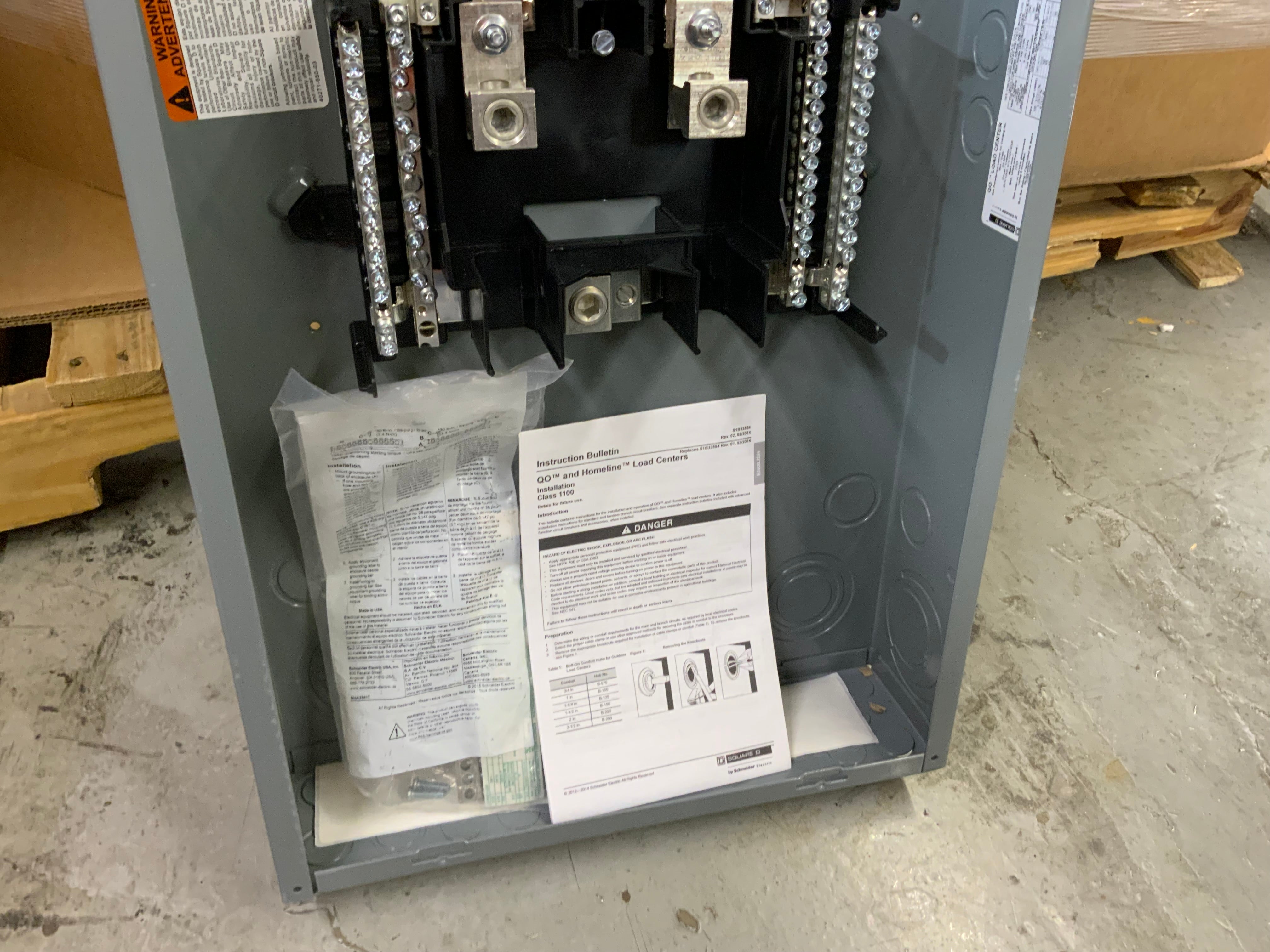 Square D - QO142L225PG 225-Amp 42-Space 42-Circuit Indoor Main Lug (8080844849390)